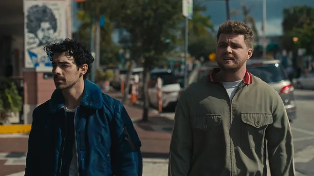 Alex Warren ft Joe Jonas - Burning Down