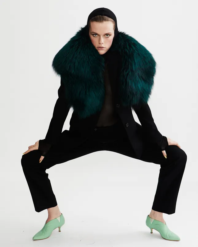 Monrowe Magazine - The Woman in Green