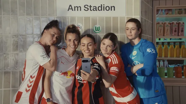 Google Pixel 10 Commercial