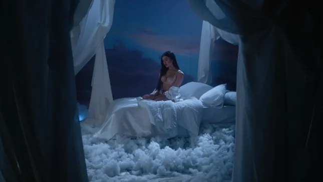 Leah Kate - Hot All The Time