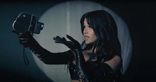 Pretty Poison - Nessa Barrett