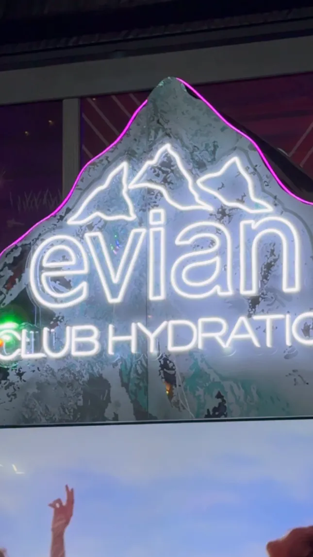Evian // F1 Club Hydration