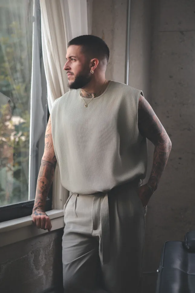 Brown Tattoo promo photos and video