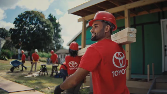 Toyota - Lifting Up