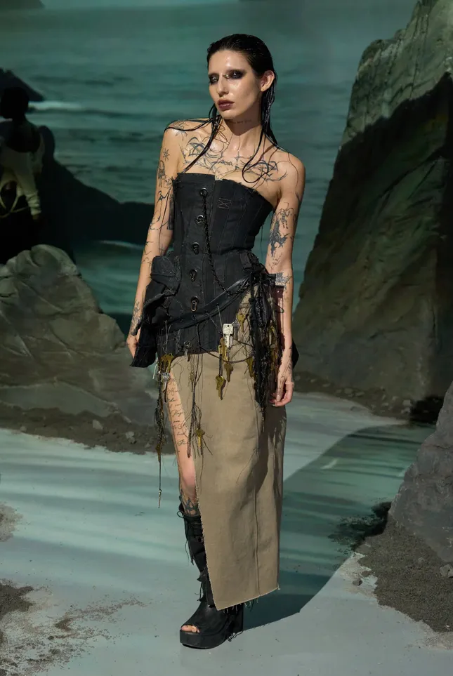 ELENA VELEZ AW25 Runway Presentation