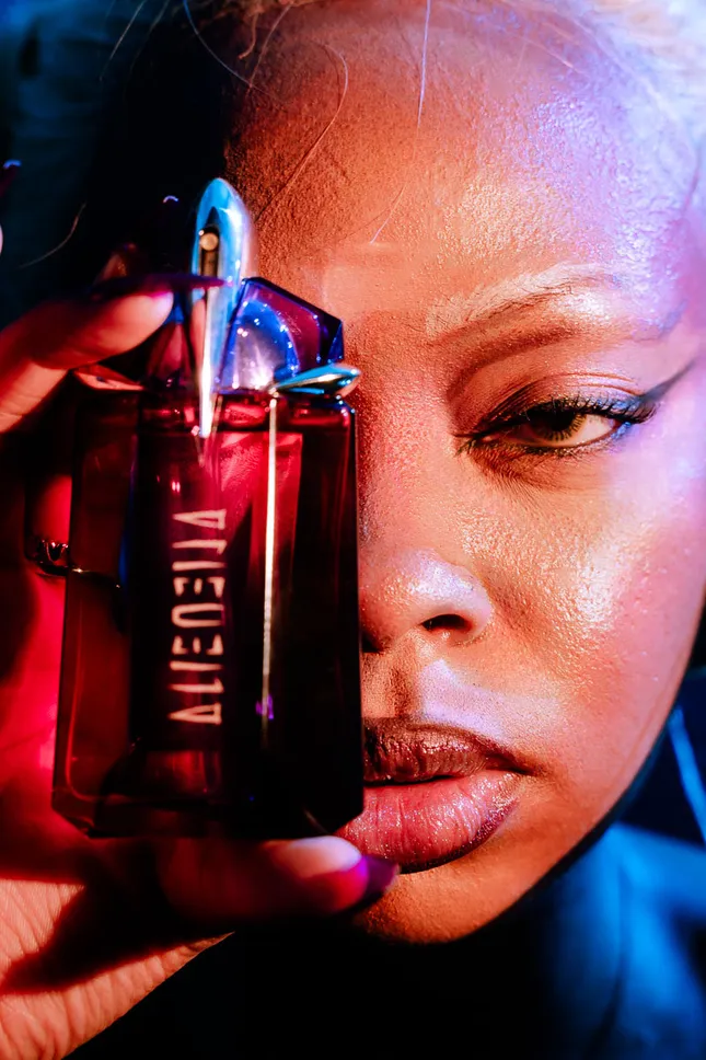 MUGLER PERFUME CAMPAIGN