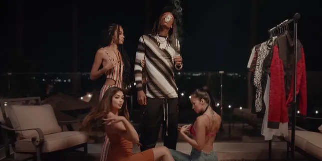 Wiz Khalifa ft. Deji & Feezy - "Oh Wow"