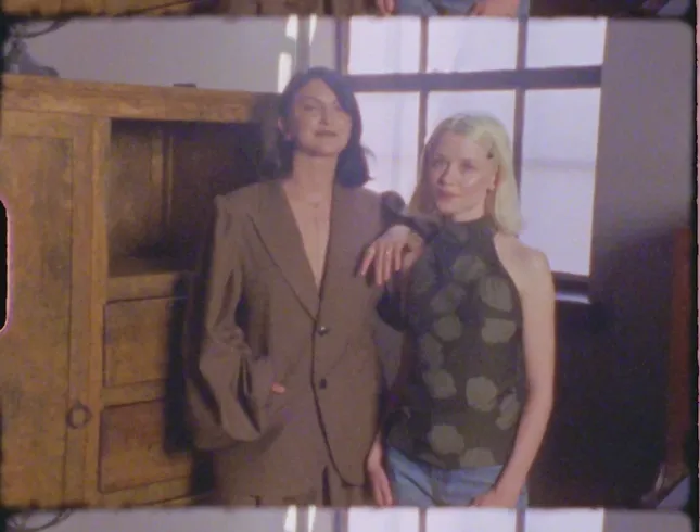 Maisie Peters x Julia Michaels - Kingmaker Visualizer on Super 8
