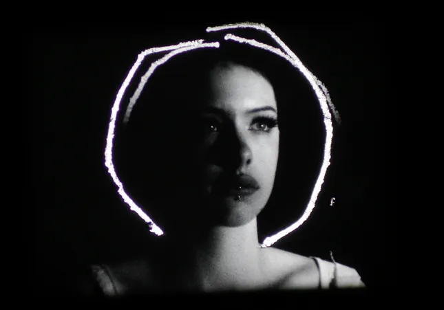 Αστραφτερή Διαφάνεια (Sparkling Transparency)