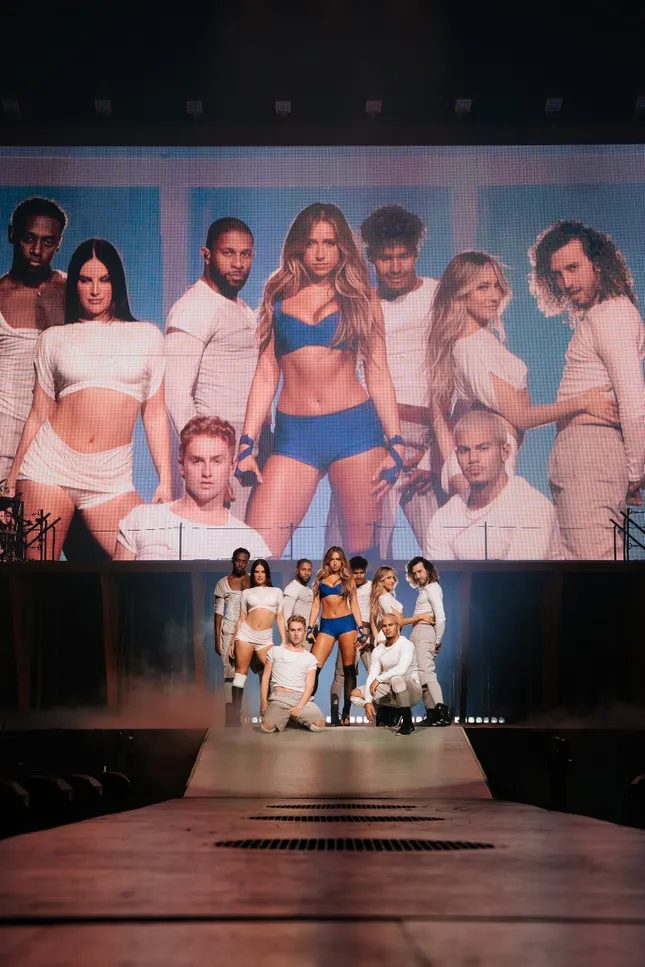 Miss Possessive Tour TATE MCRAE