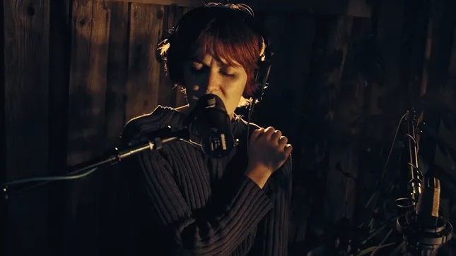 Ally Evenson - “Turning Turning” (Live)