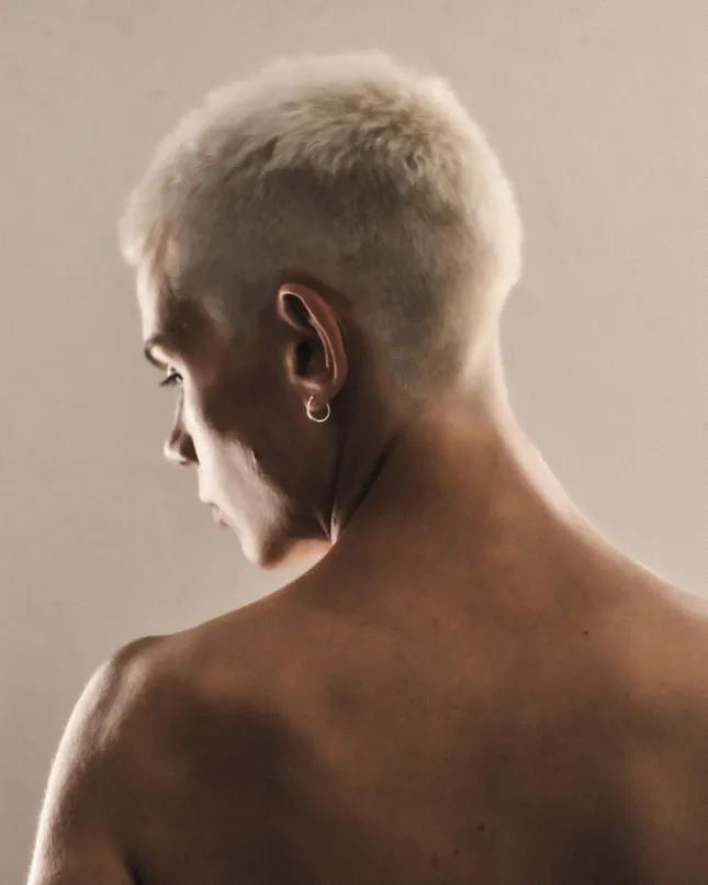 BUZZ. SELF PORTRAITS.