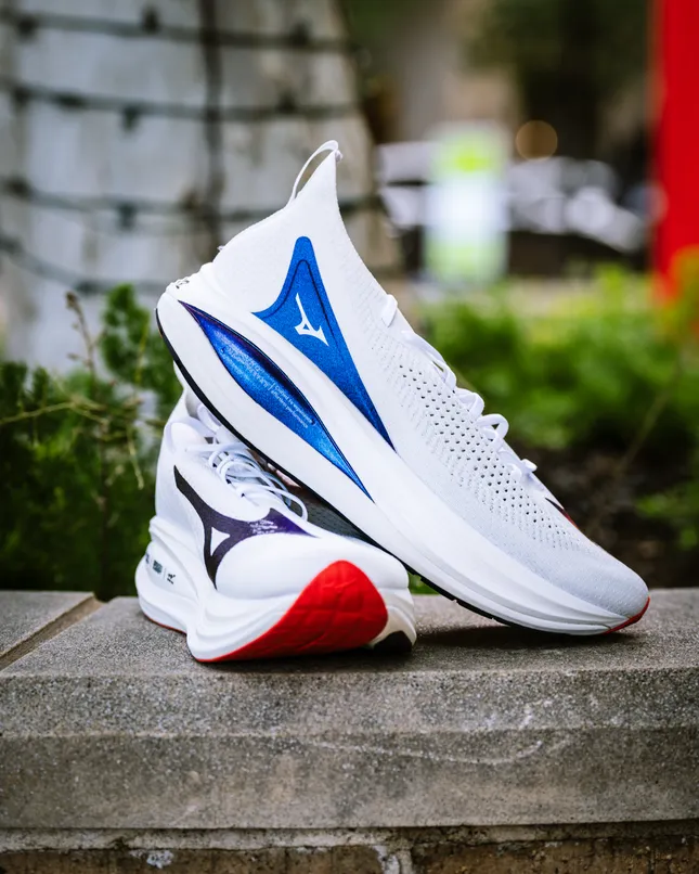 Product Photos: Mizuno Neo Vista II