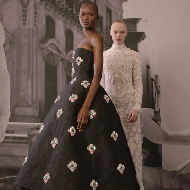 Carolina Herrera - Runway First Looks