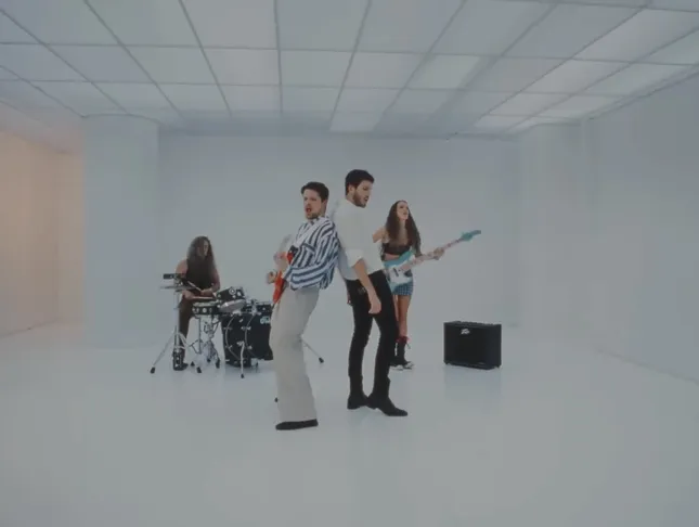 LOS OJOS MARRONES- Lasso + Sebastián Yatra